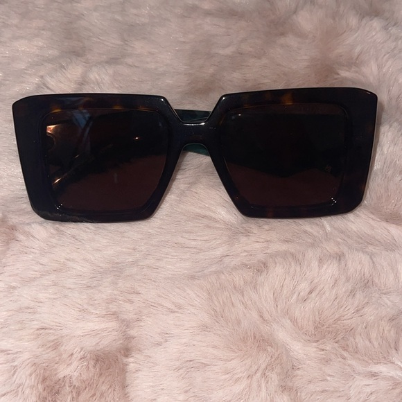 Prada Tortoise Shell Brown Sunglasses - Picture 2 of 9